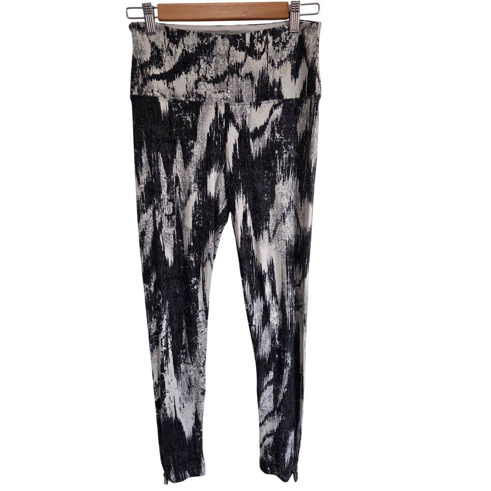 Lyssé Women's Size M Black White Abstract Print High Waisted‎ Leggings Pants
